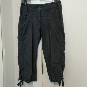 H&M gray capri size 8